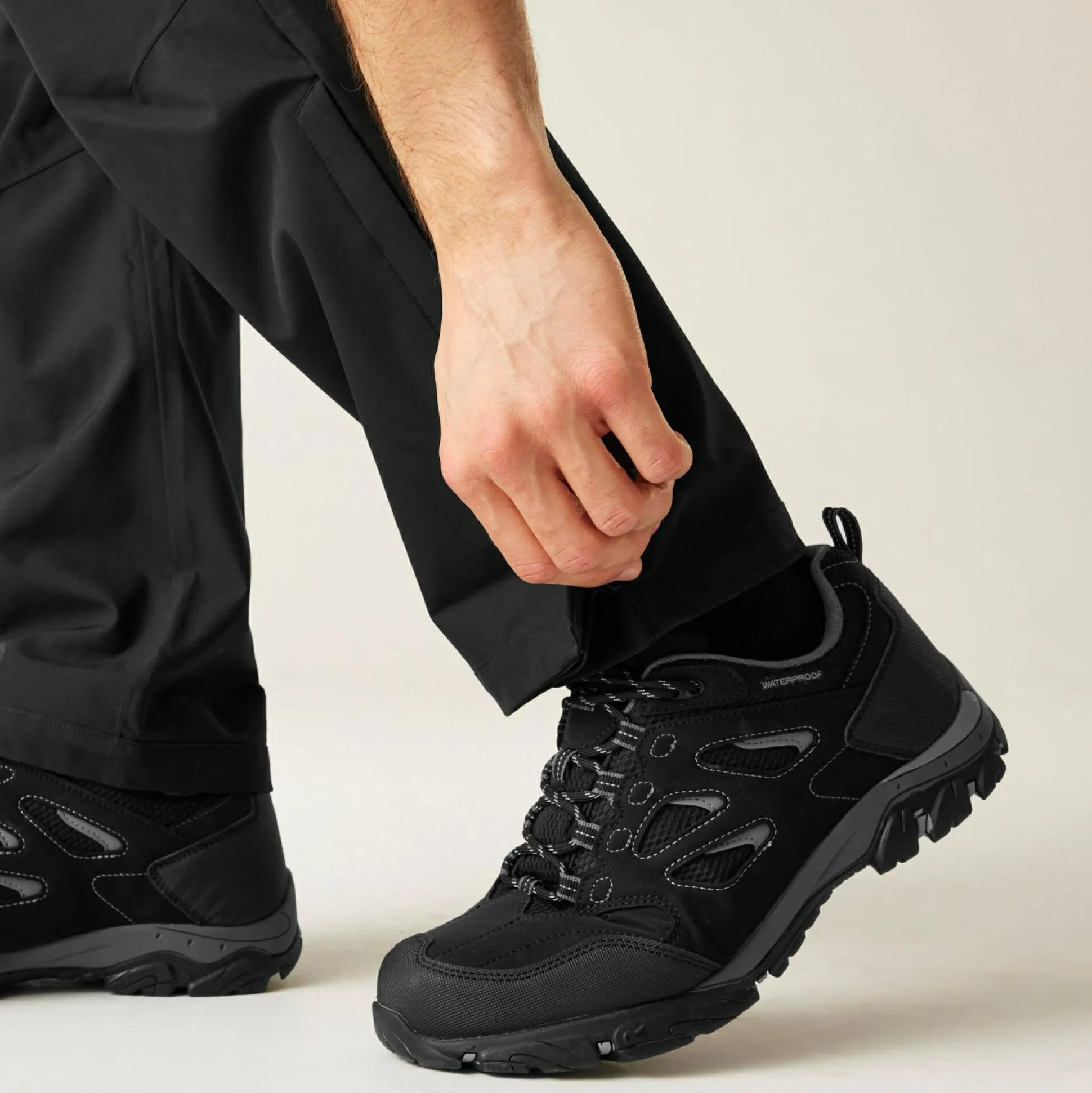 Dare 2b - Men's Torrek Pro Mountain Trousers | Black