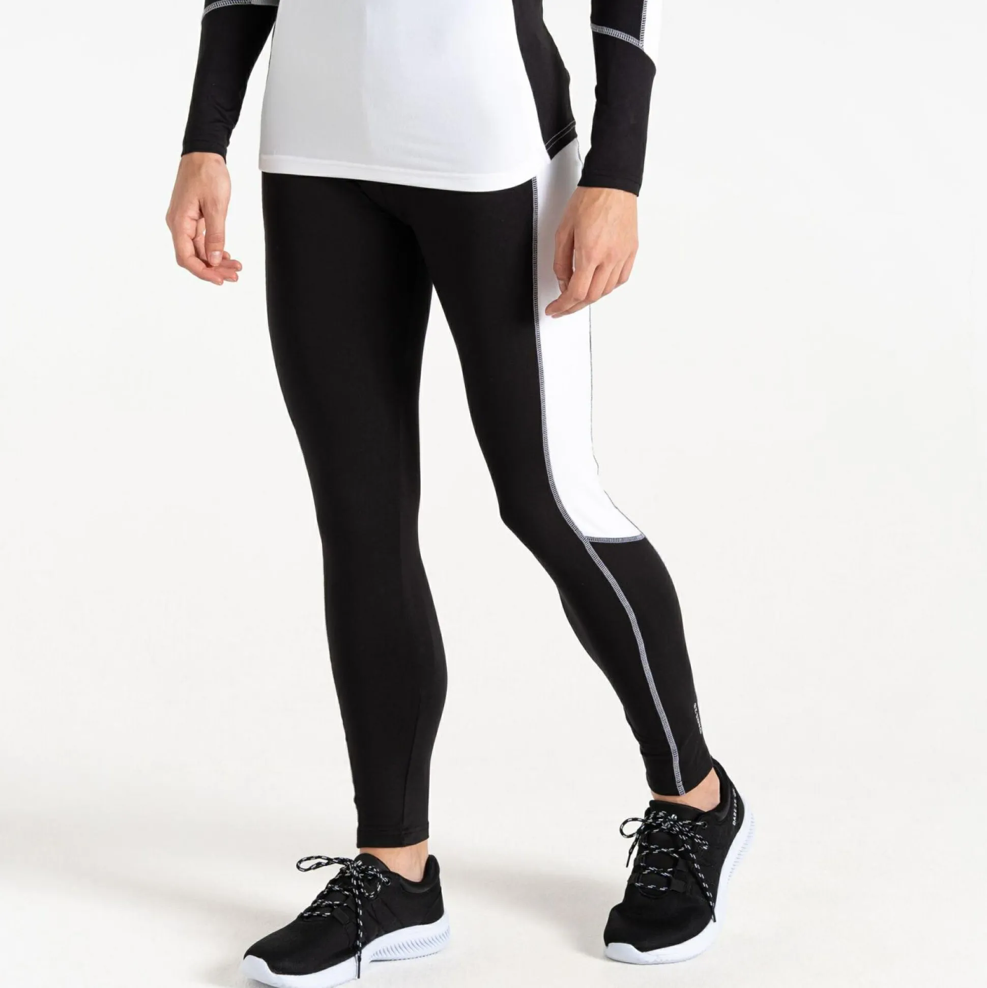 Dare 2b - Women's Exchange III Base Layer Set | Black & White