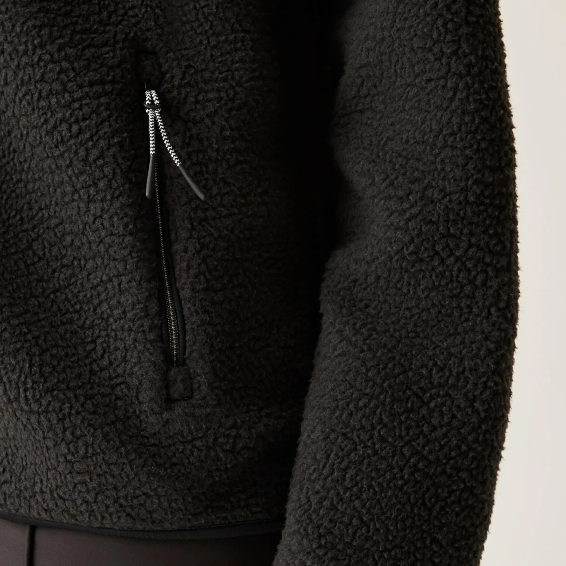 Dare 2b - Women's Excursion Fleece | Black