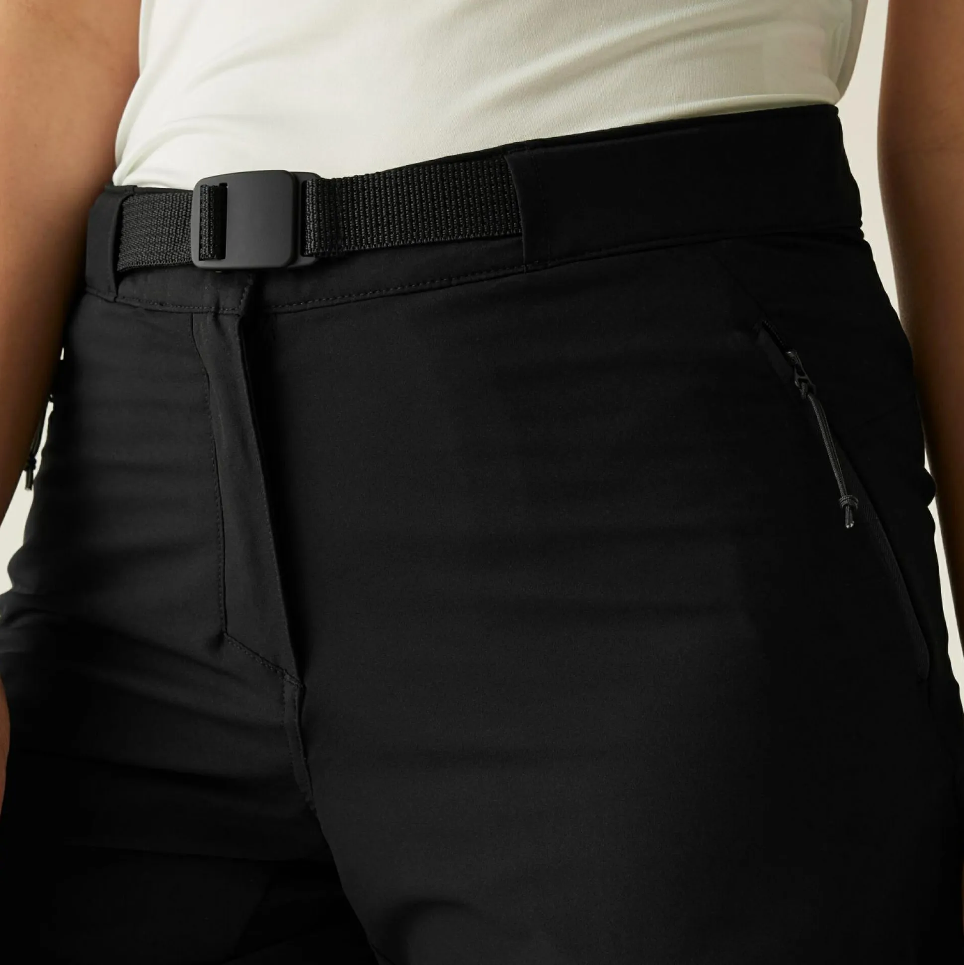 Dare 2b - Women's Melodic Pro II Walking Shorts | Black