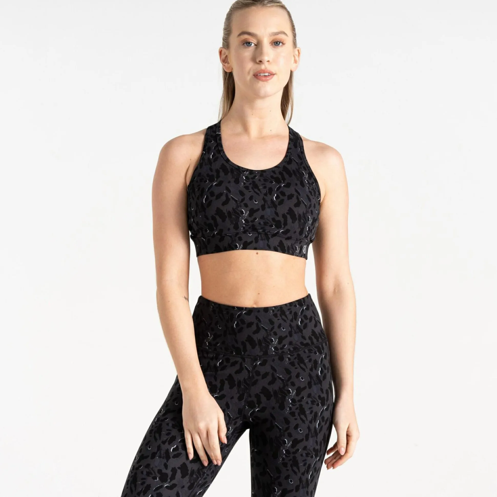 Dare 2b - Women's Swift II Sports Bra | Black Dash Animal Print
