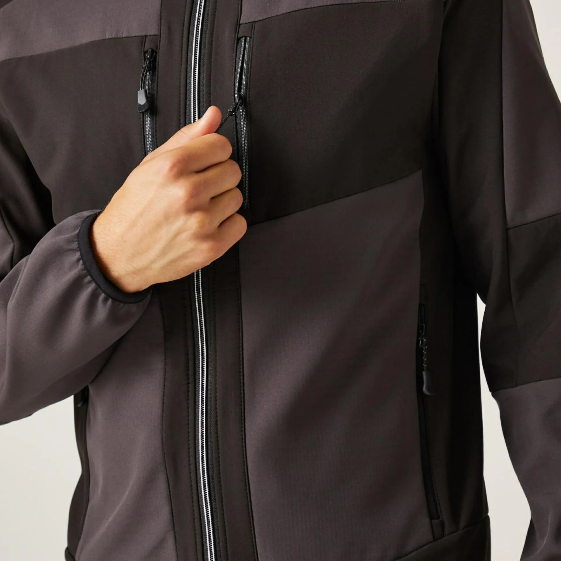 Men's E-Volve 2 Layer Softshell Jacket | Ash Black