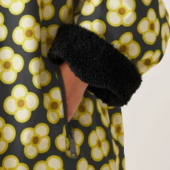 Orla Kiely Girls Changing Robe | Spinning Flower Black